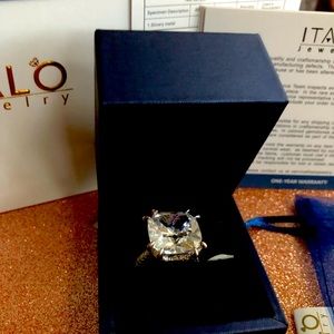 Double prong cushion cut engagement ring brand new